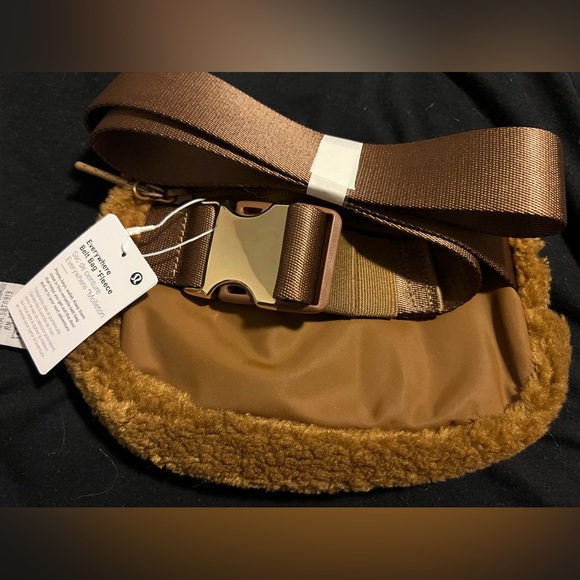 Everywhere Belt Bag 1L *Fleece - Picture 3 of 3